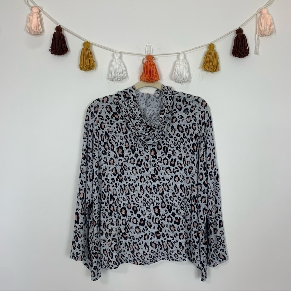 Sundry Draped Gray Leopard Print Hoodie Size Small - Picture 13 of 14